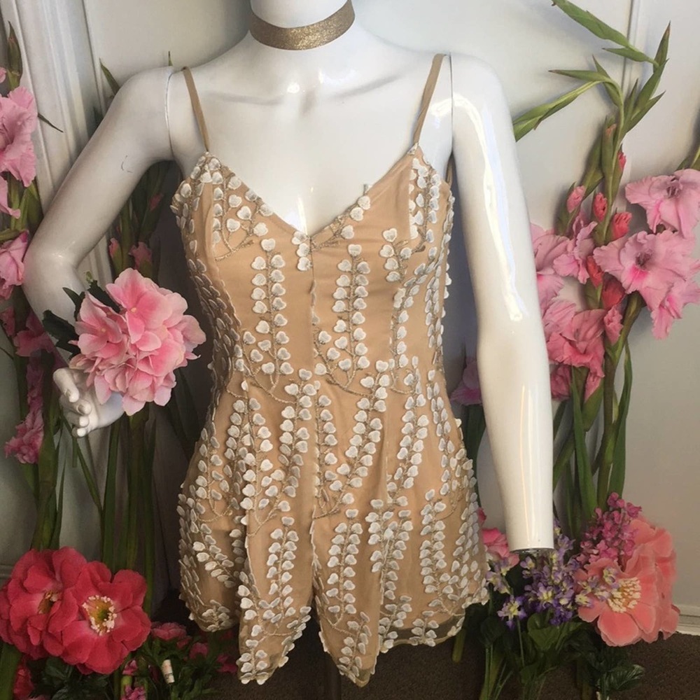 Romper Here Comes the Sun Heart Lace NWT Small